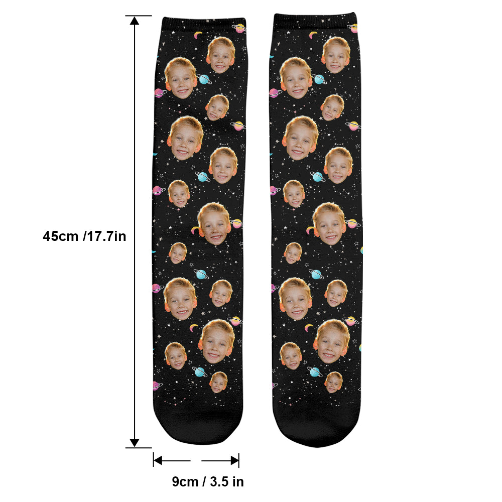Personalisierte Socken mit Galaxy-Gesichtsmotiven für meinen Enkel