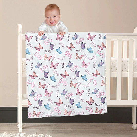Personalisierte Babydecke mit Schmetterlingsmotiv und individuellem Namen
