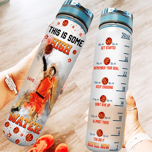 C'est de l'eau en haute altitude - Gourde personnalisée avec suivi d'hydratation pour le basketball