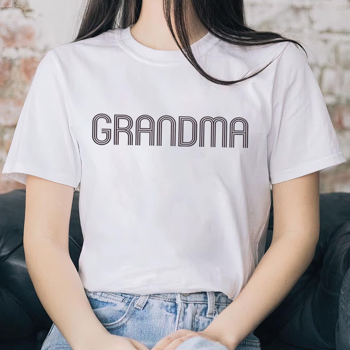 T-shirt brodé personnalisé avec nom pour grand-mère