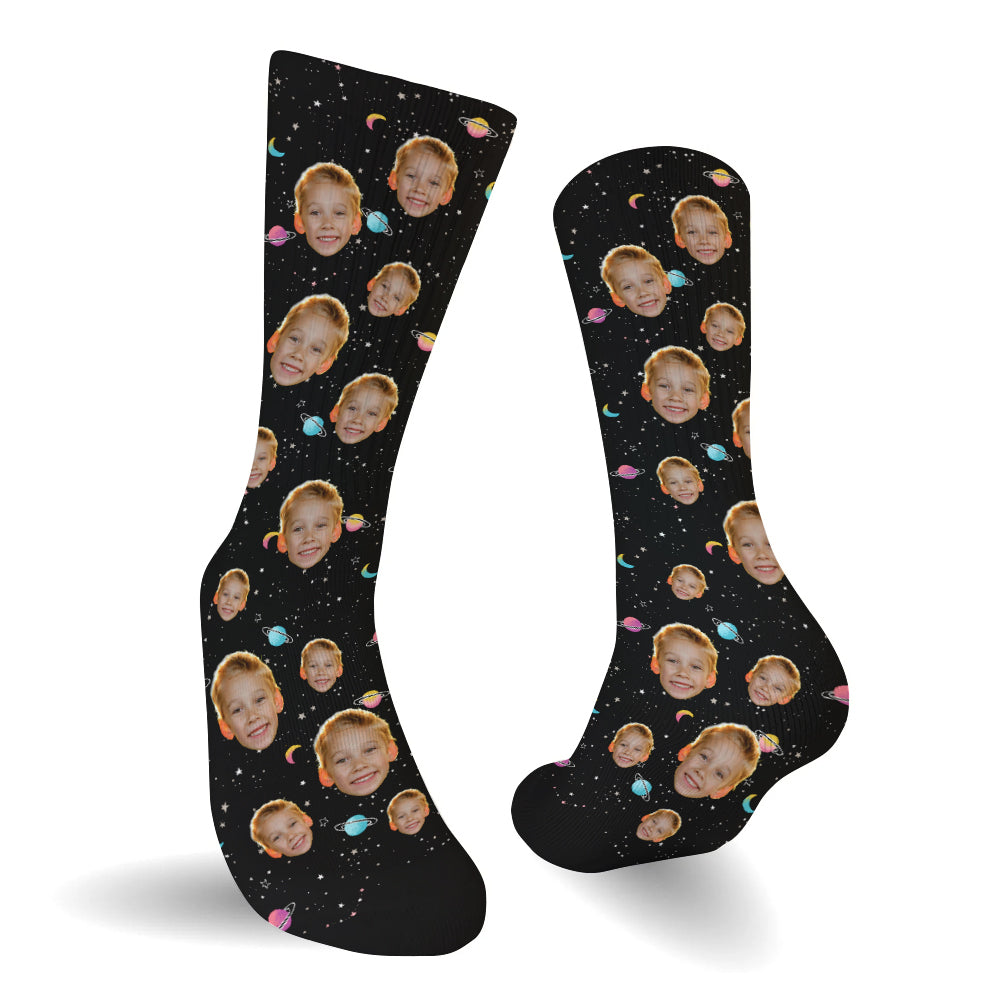 Personalisierte Socken mit Galaxy-Gesichtsmotiven für meinen Enkel