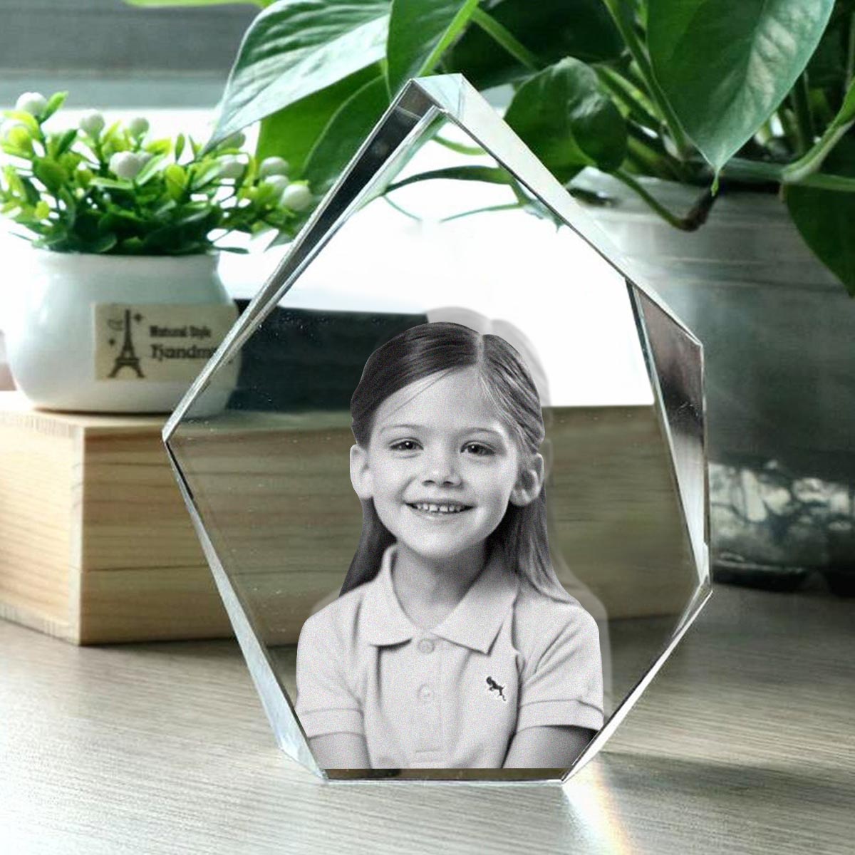 Individuelles Foto – Personalisierte Kinder-Lasergravur auf 3D-Kristalllampe in Eisbergform