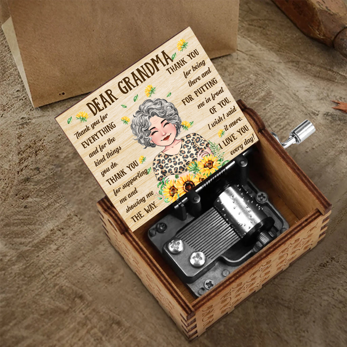 Dear Mom Thank You - Gift for mom, grandma - Personalized Hand Crank Music Box