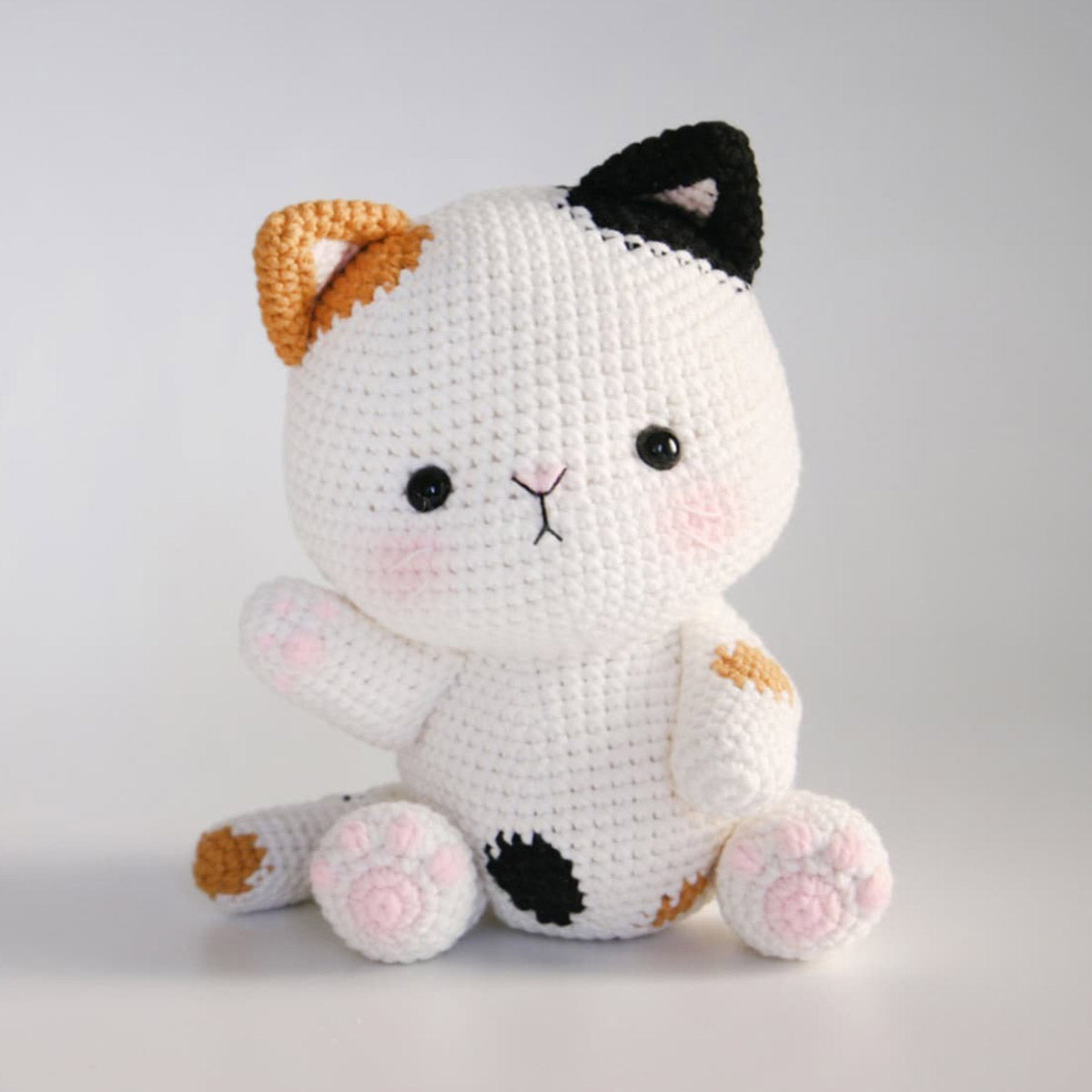 Gehäkelte Amigurumi-Katze – Geschenk für Katzenliebhaber – Personalisierte handgestrickte Puppe