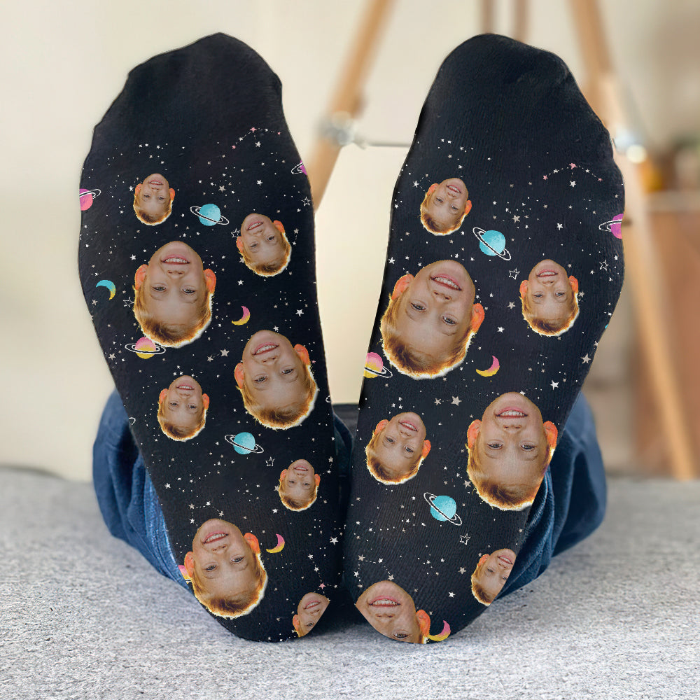Personalisierte Socken mit Galaxy-Gesichtsmotiven für meinen Enkel