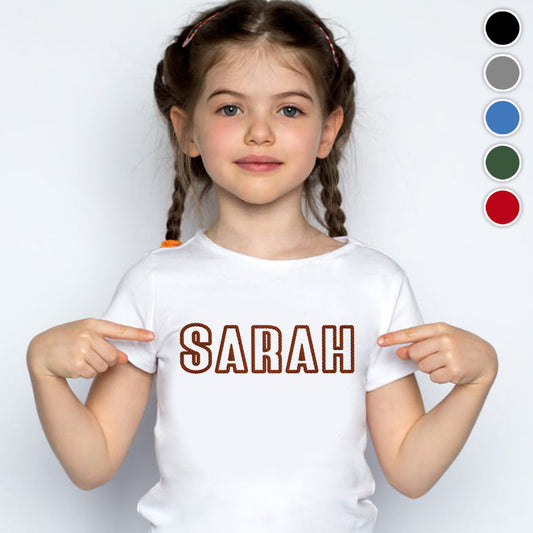 Personalisiertes T-Shirt mit individuellem Namen – Bestickt mit dem Aufdruck „Tochter“