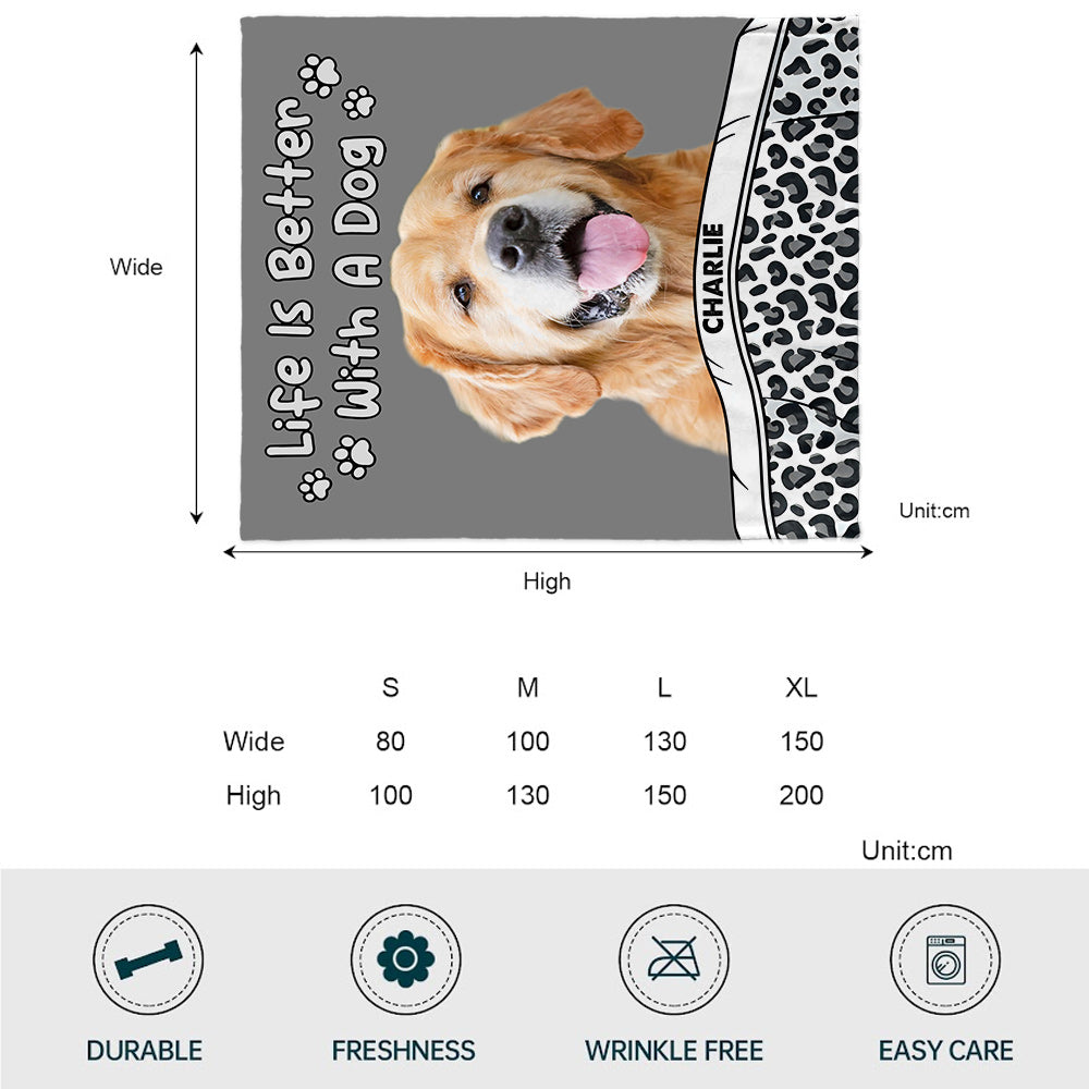 Das Leben ist schöner mit Hunden/Katzen – Personalisierte Hundedecke