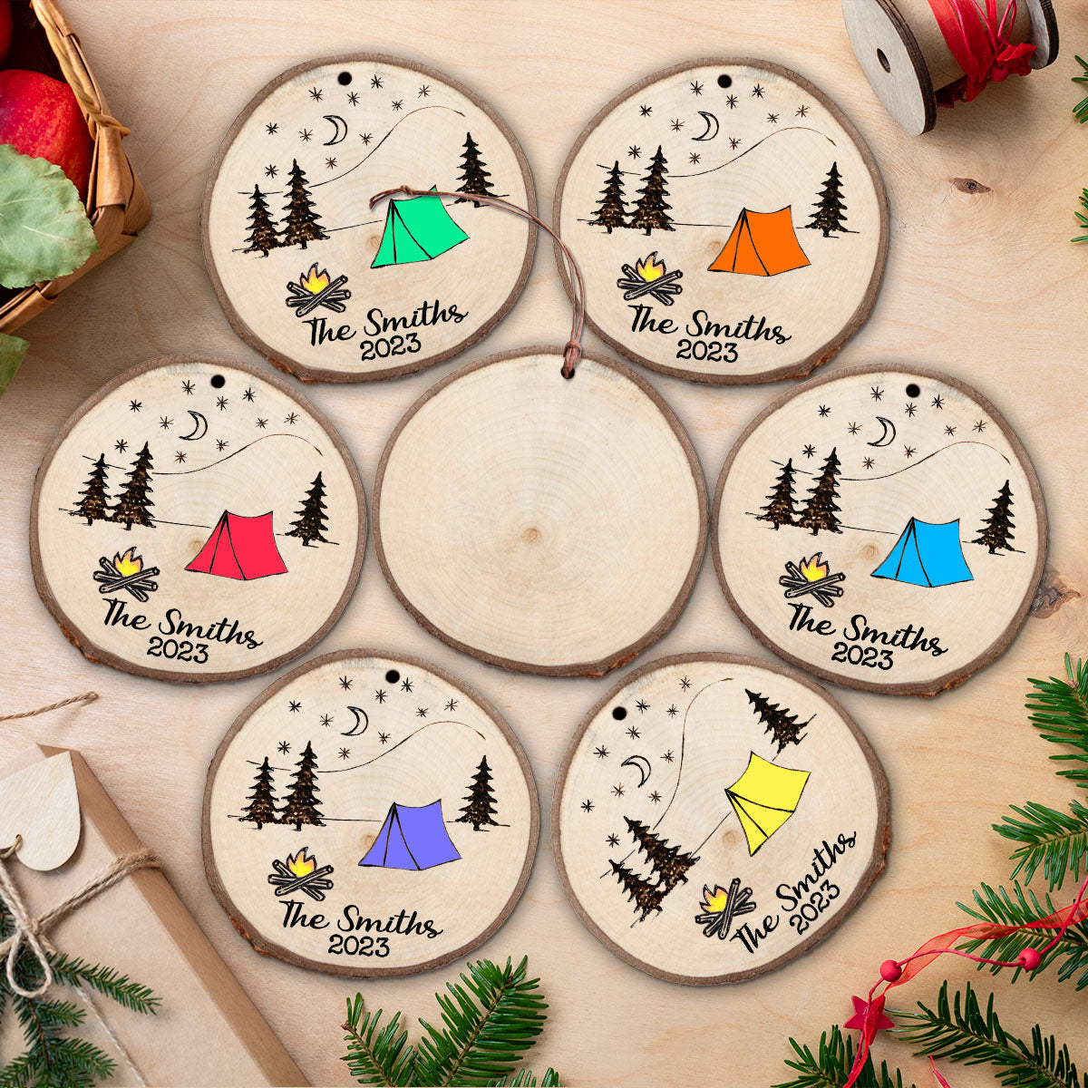 Des souvenirs à chaque camping - Ornement en bois personnalisé en forme de tranche de camping