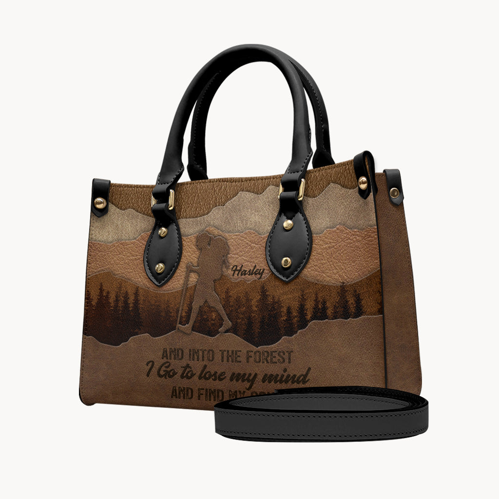 Und hinein in den Wald gehe ich - Personalisierte Wanderhandtasche aus Leder