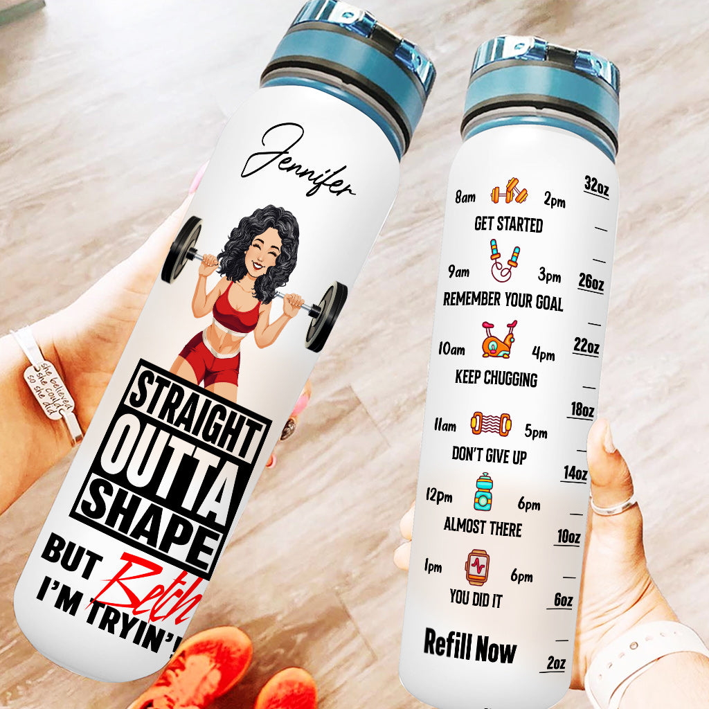 Straight Outta Shape – Personalisierte Fitness-Wasserflasche mit Tracker