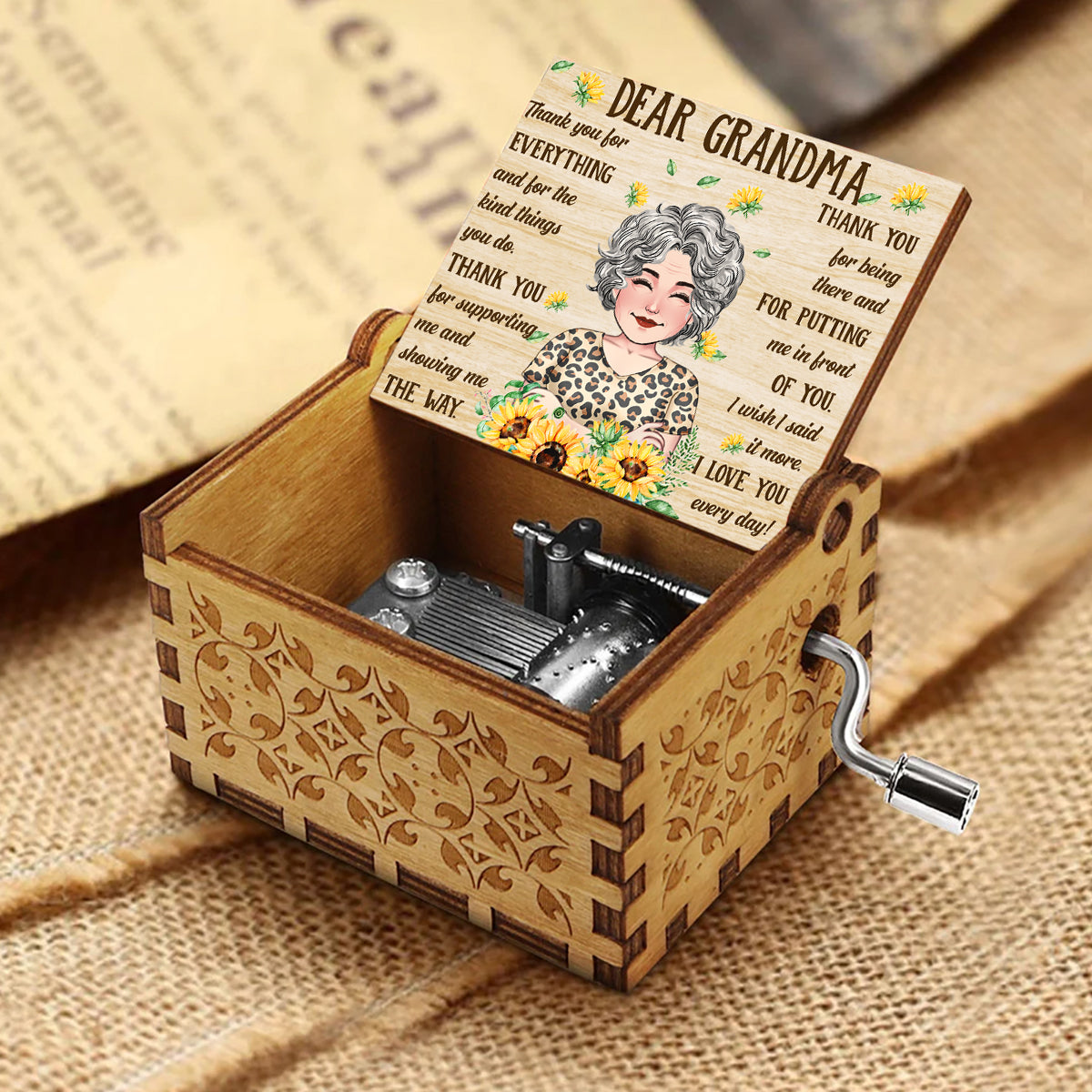 Dear Mom Thank You - Gift for mom, grandma - Personalized Hand Crank Music Box