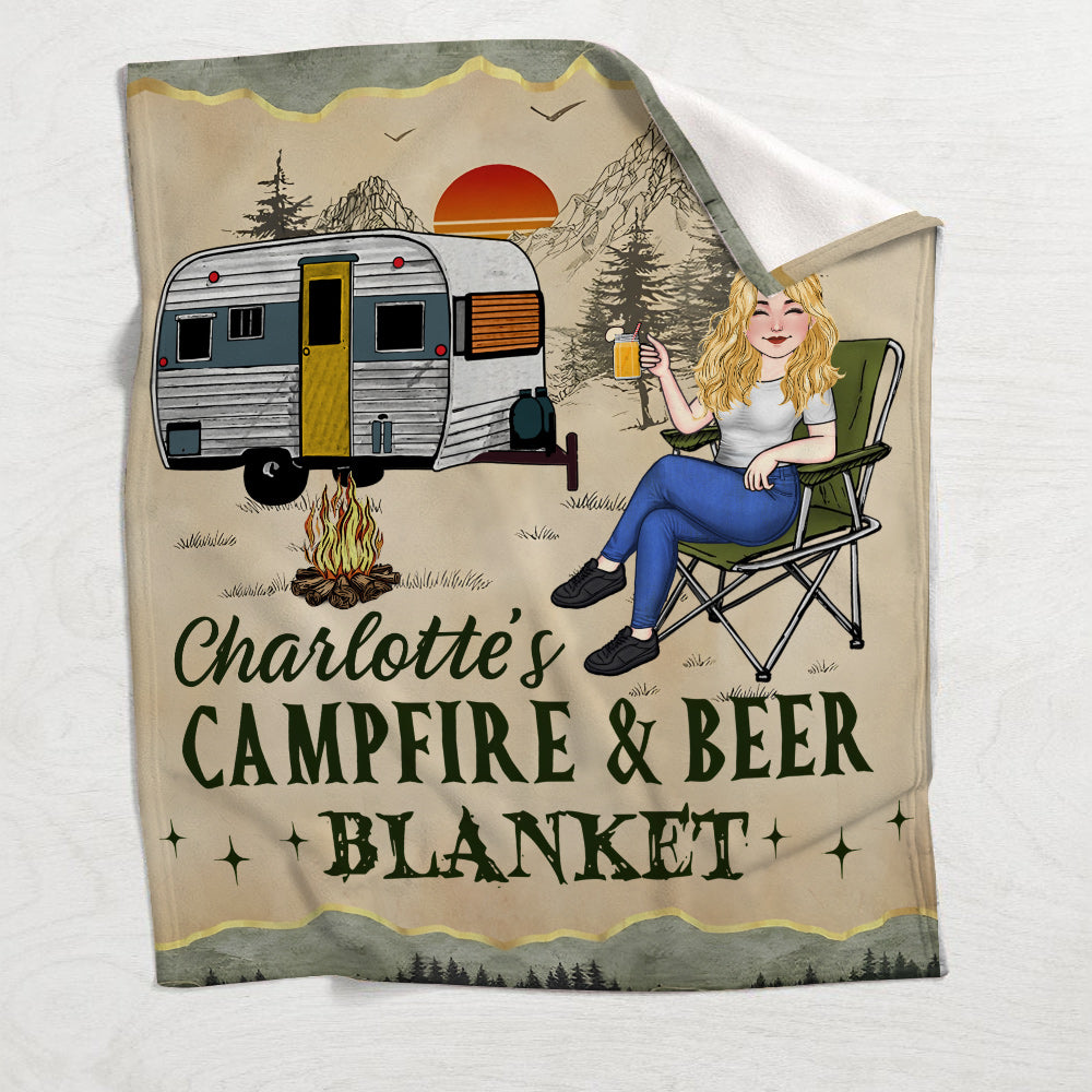 Lagerfeuer und Kaffee – personalisierte Campingdecke