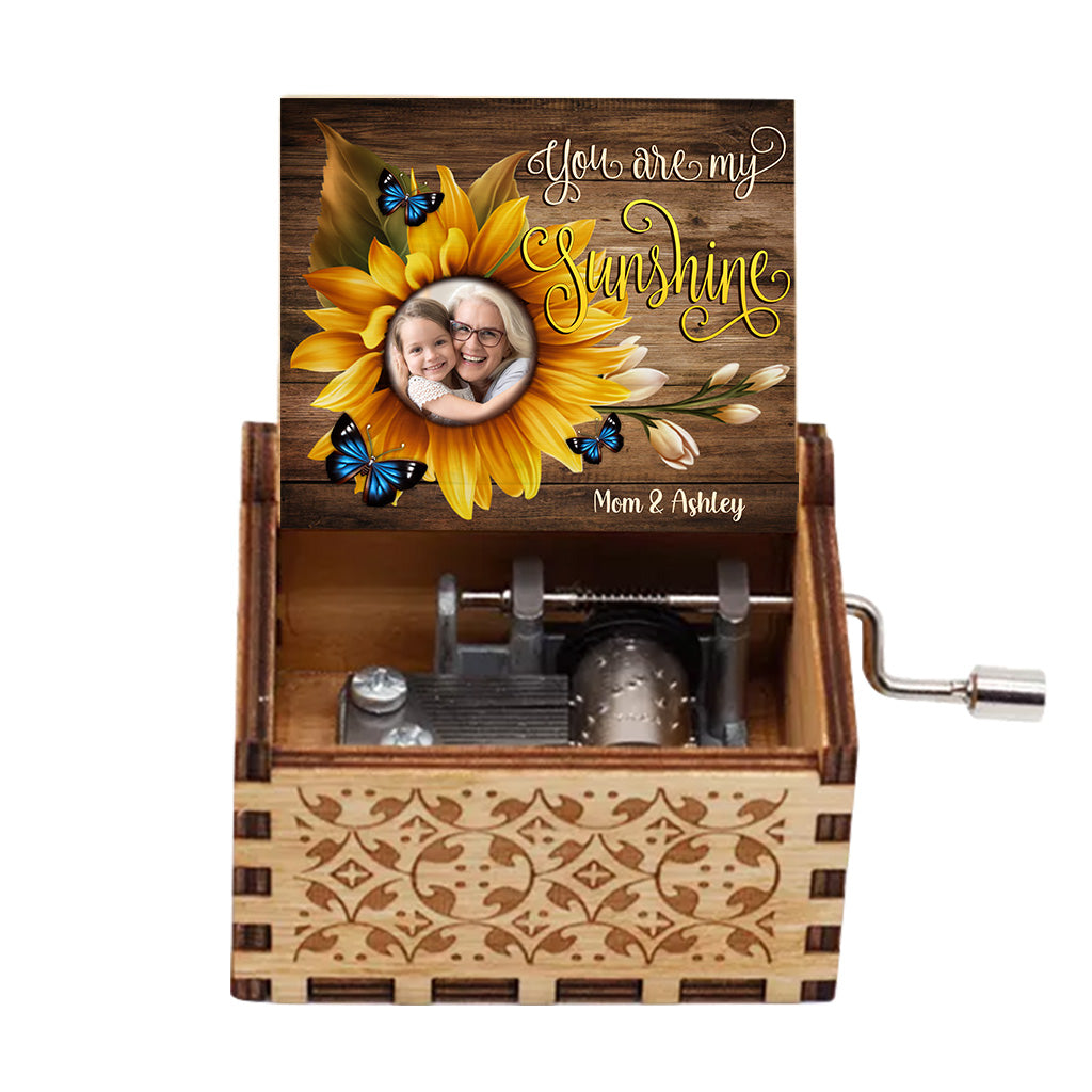 You Are My Sunshine - Gift for mom, grandma, dad, grandpa, daughter, son, granddaughter, grandson, sister, brother, friend, wife, husband - Personalized Hand Crank Music Box