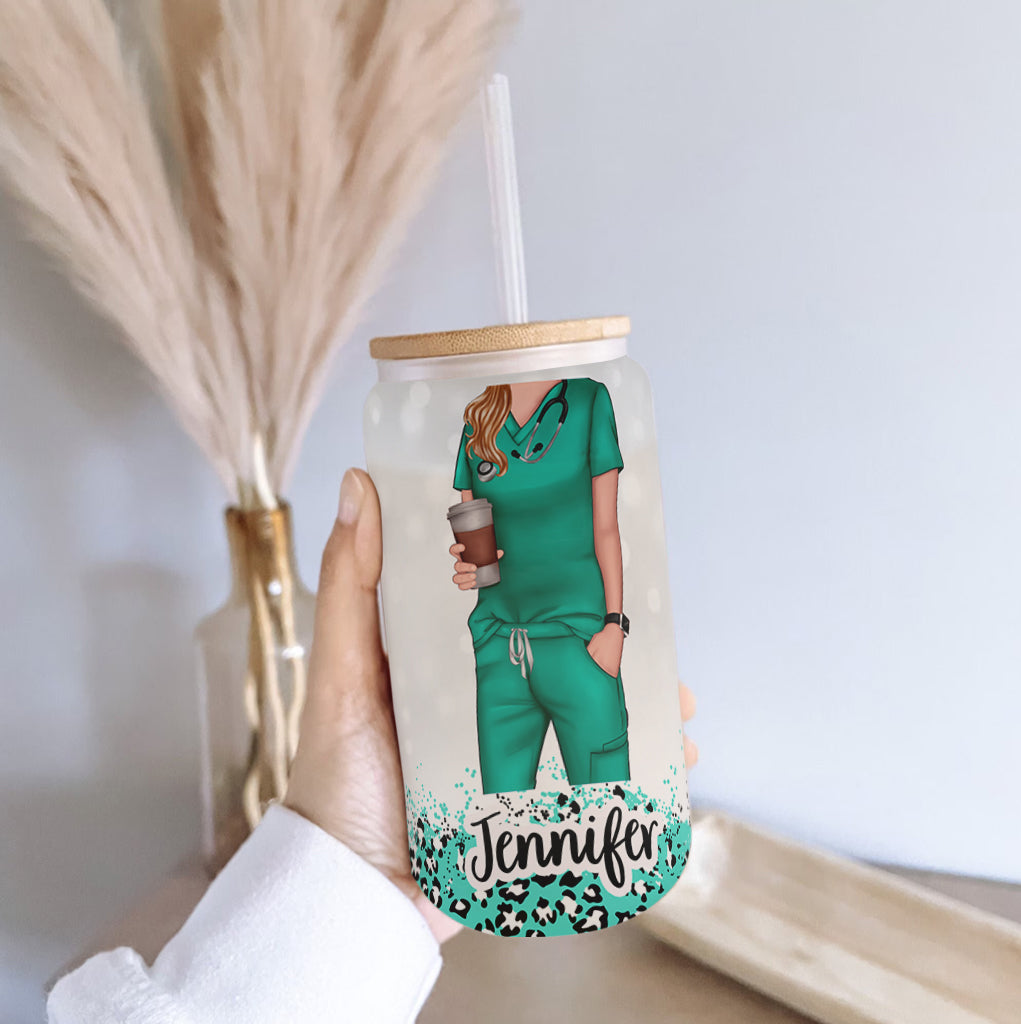 Kaffee-Peeling und Gummihandschuhe – personalisiertes Krankenschwester-Dosenglas