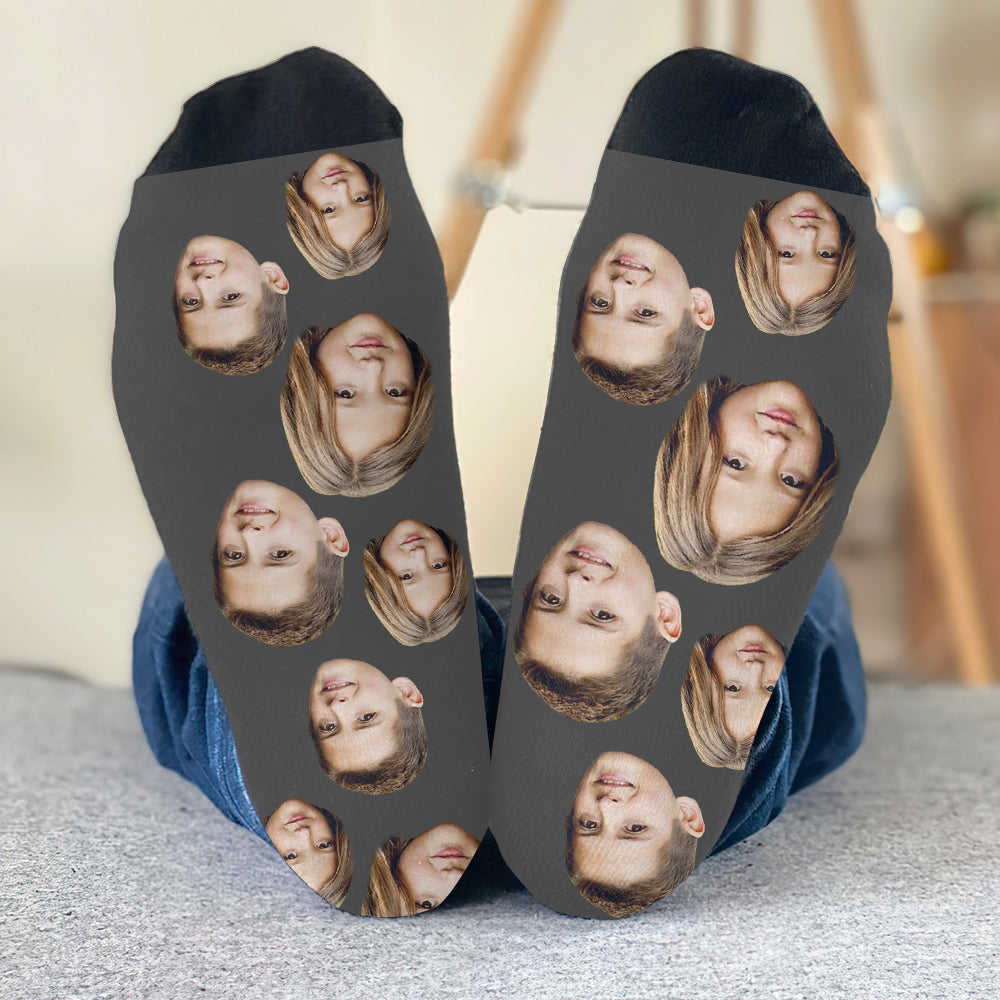 Individuell gestaltete Geschwistersocken