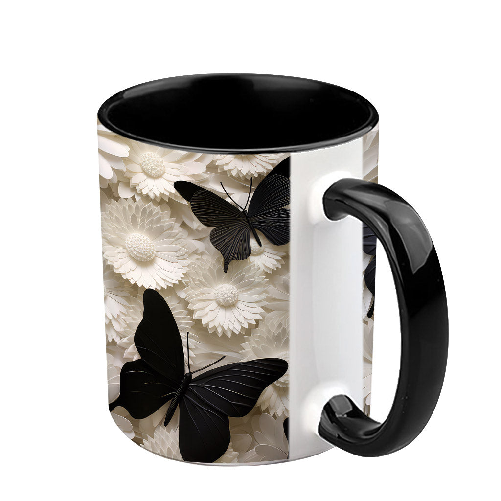 Elegante schwarz-weiße Schmetterlinge und Blumen – personalisierte Tasse mit Schmetterlingsmotiv