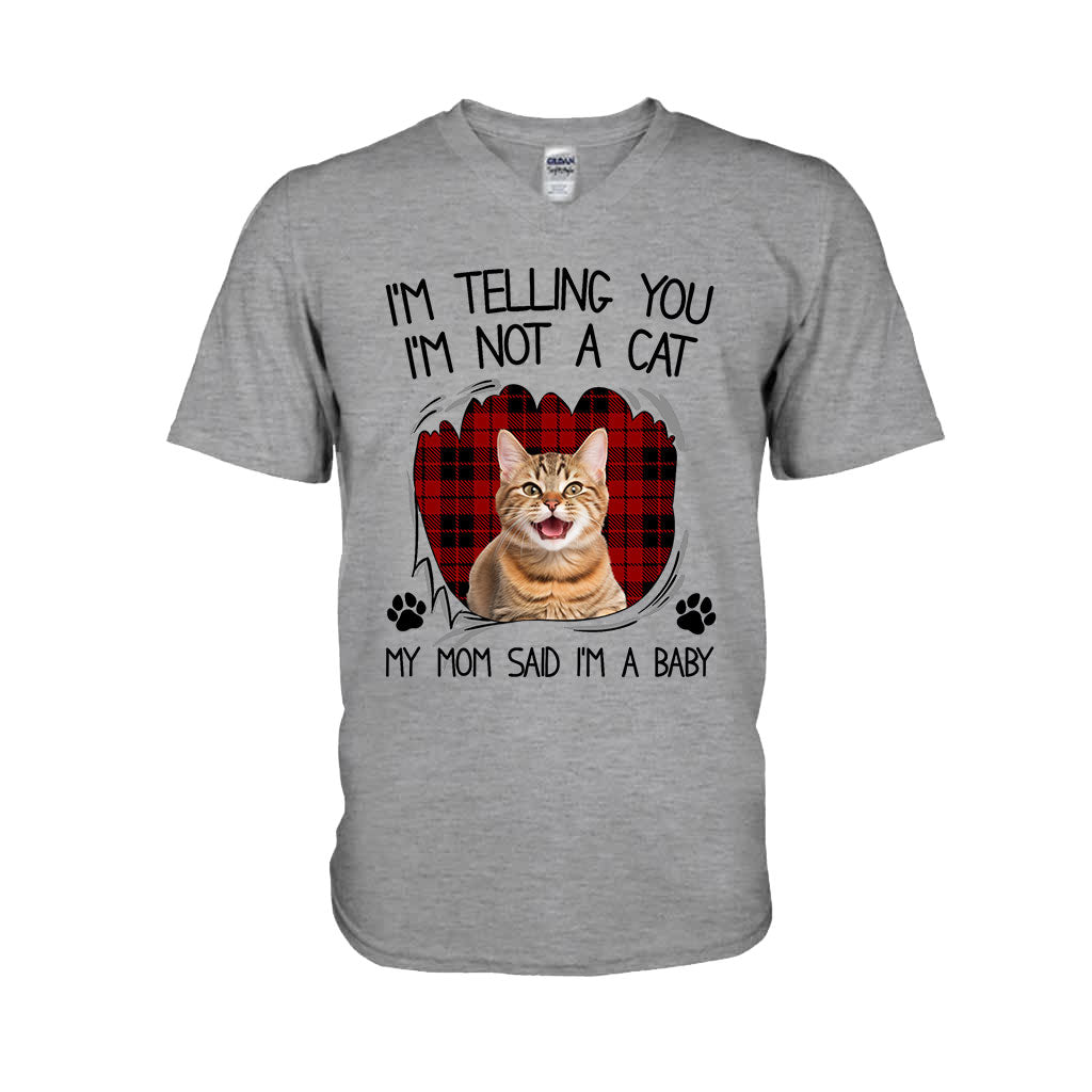 Ma mère dit que je suis un bébé - T-shirt et sweat à capuche personnalisés pour chat