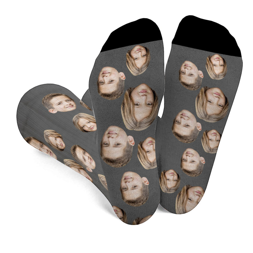 Individuell gestaltete Geschwistersocken