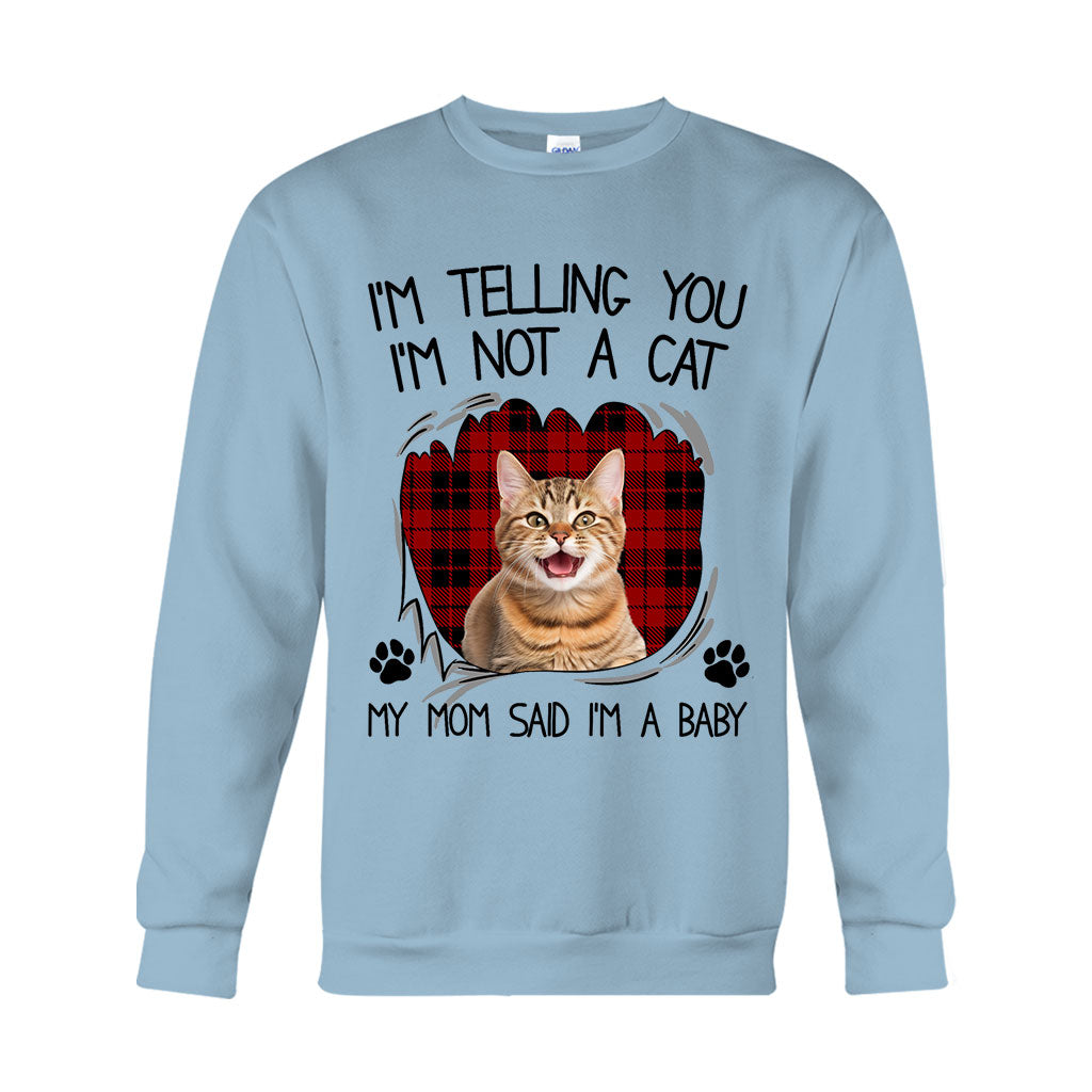 Ma mère dit que je suis un bébé - T-shirt et sweat à capuche personnalisés pour chat