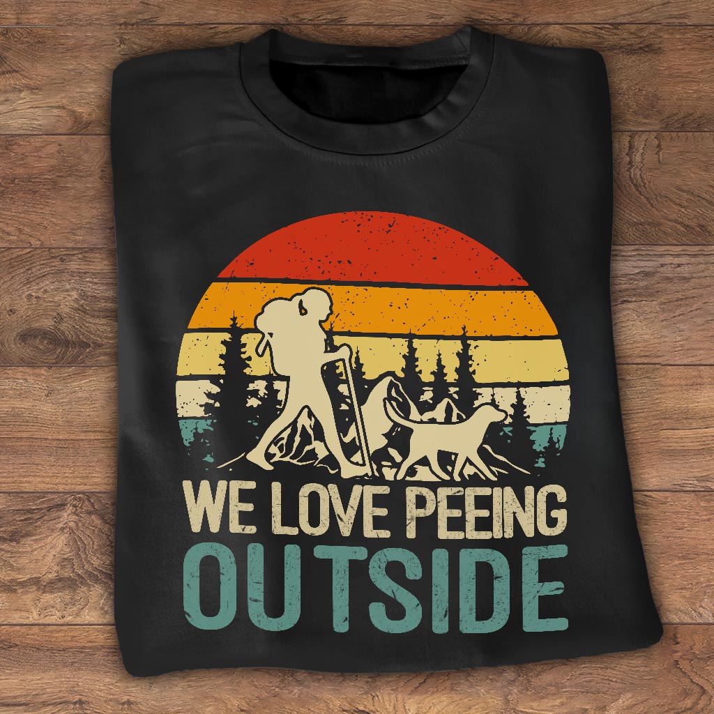 J'adore faire pipi dehors - T-shirt et sweat à capuche de randonnée personnalisés