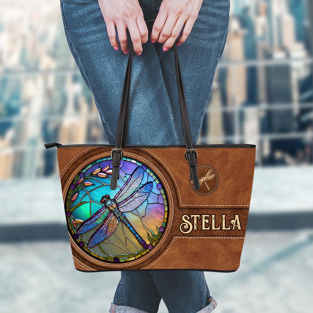 Libellule en vitrail - Sac en cuir personnalisé Libellule