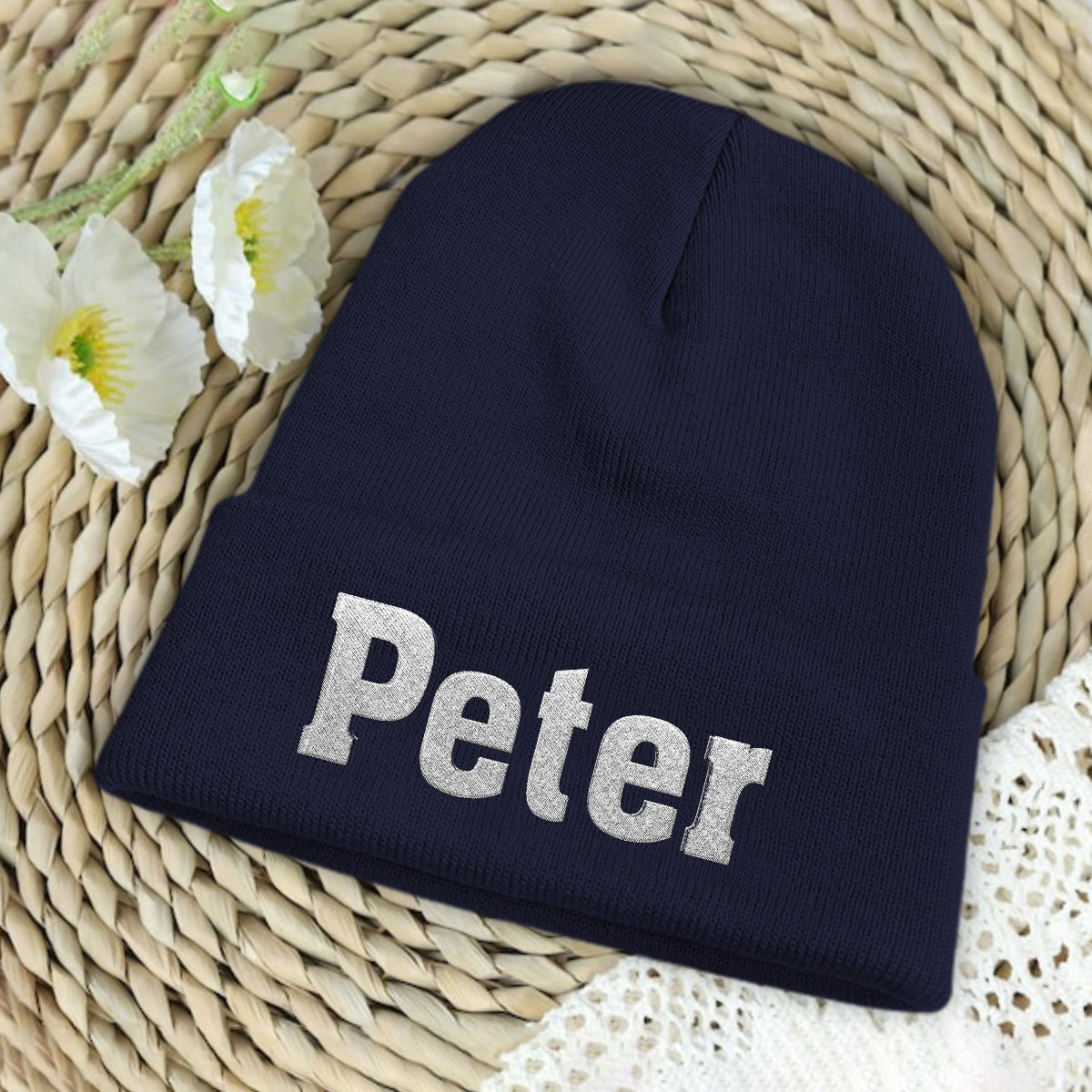 Personalisierte Kindermütze mit Stickerei und individuellem Namen