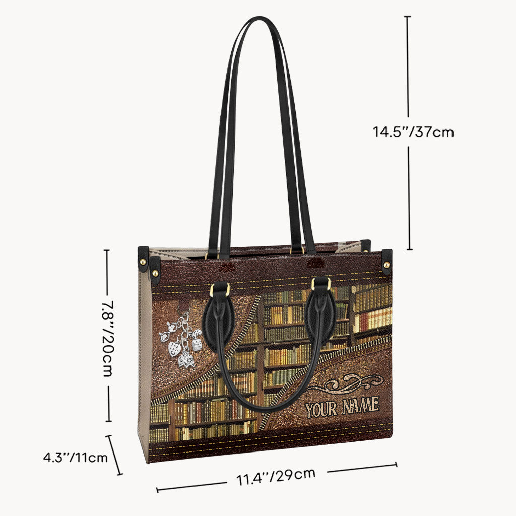 Bibliothek – Personalisierte Lederhandtasche im Bibliothekarinnen-Stil