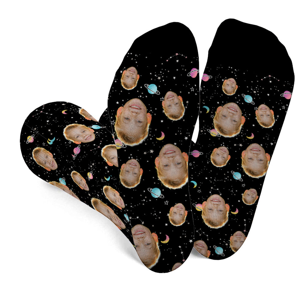 Personalisierte Socken mit Galaxy-Gesichtsmotiven für meinen Enkel