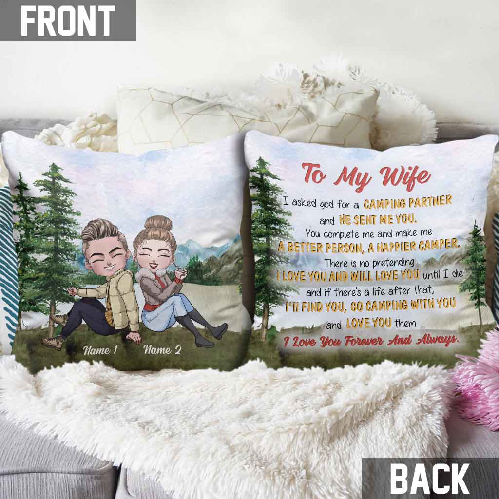 Ich habe Gott um einen Campingpartner gebeten – Personalisiertes Camping-Kissen für Paare