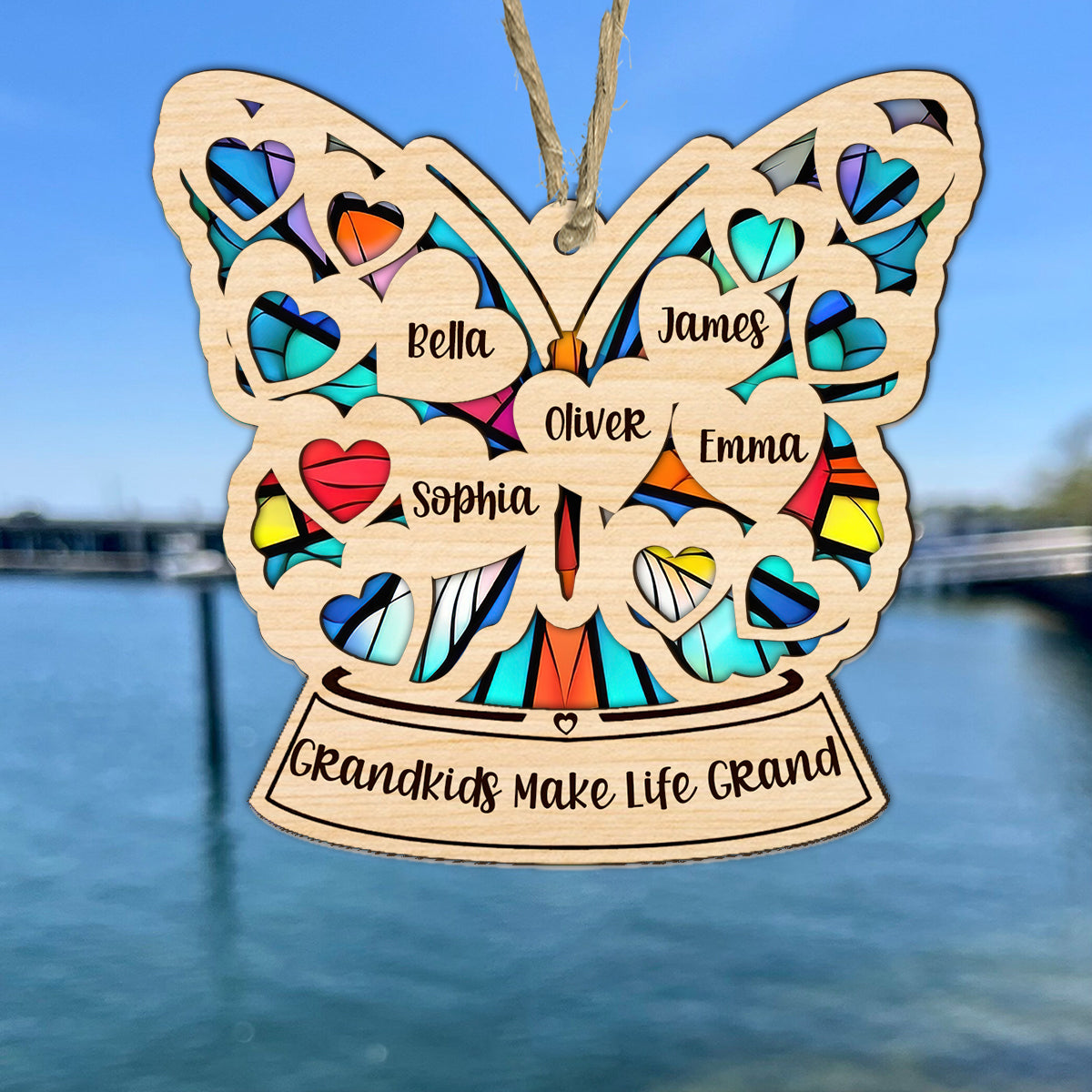 Oma-Herz-Schmetterling – personalisierter Sonnenfänger für Oma