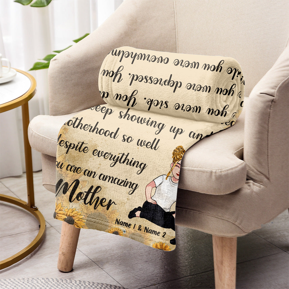You Are An Amazing Mom - Personalized Mother's Day Mother Blanket