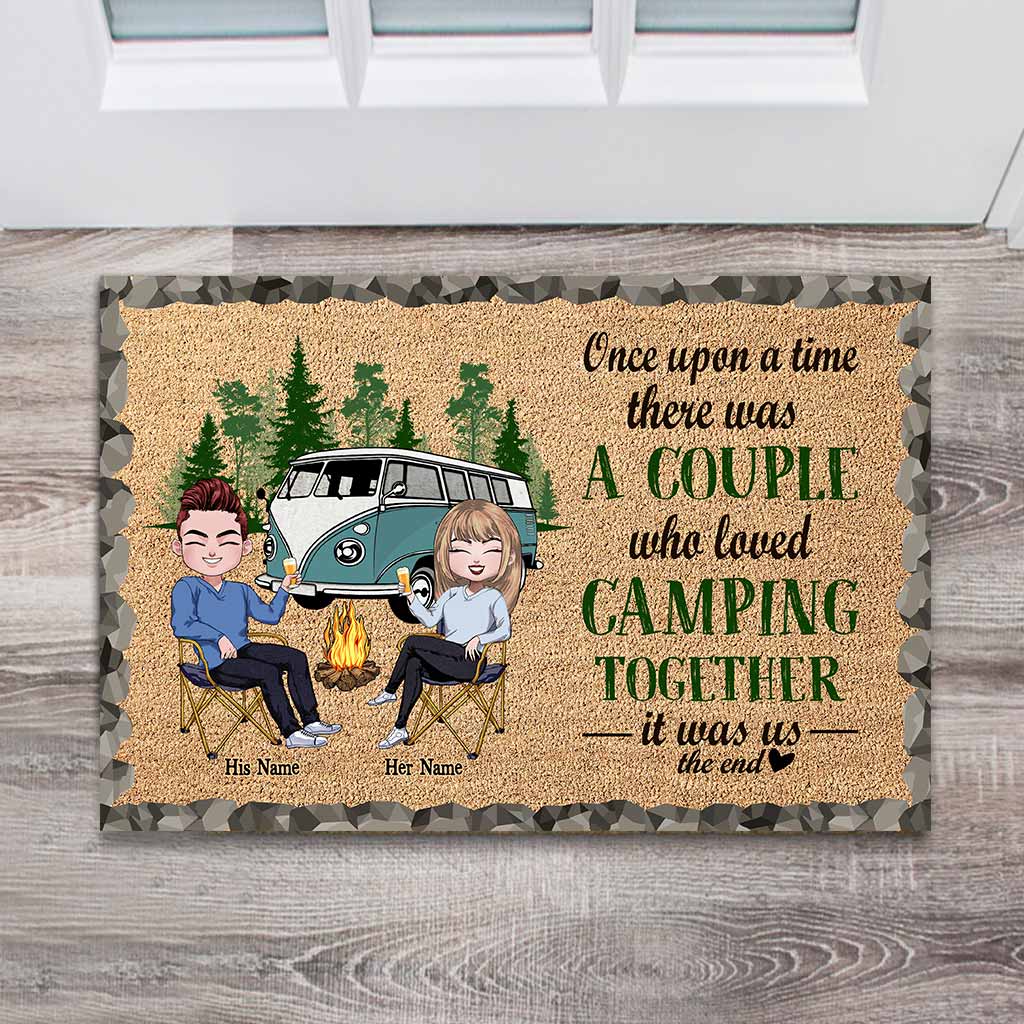 Es war einmal ein Paar – personalisierte Camping-Fußmatte