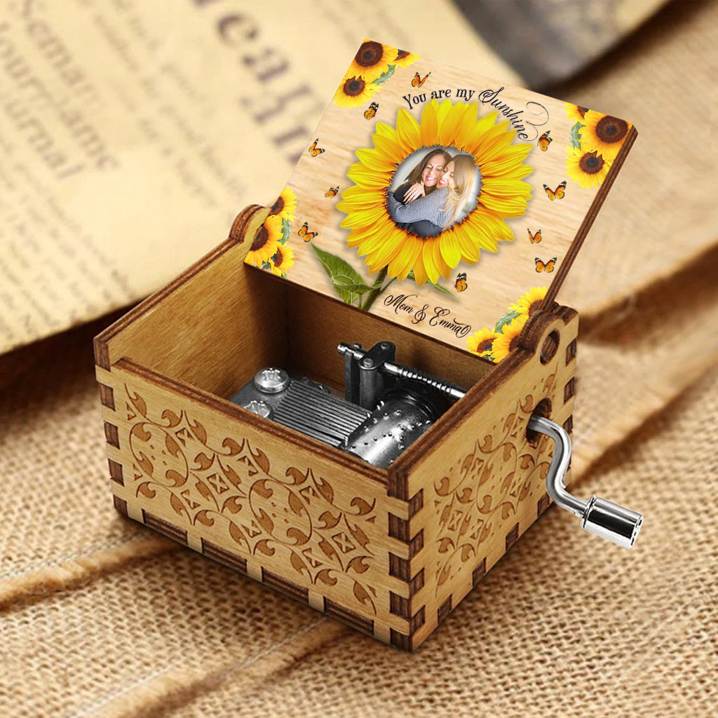 You Are My Sunshine - Personalized Mother's Day Mother Hand Crank Music Box