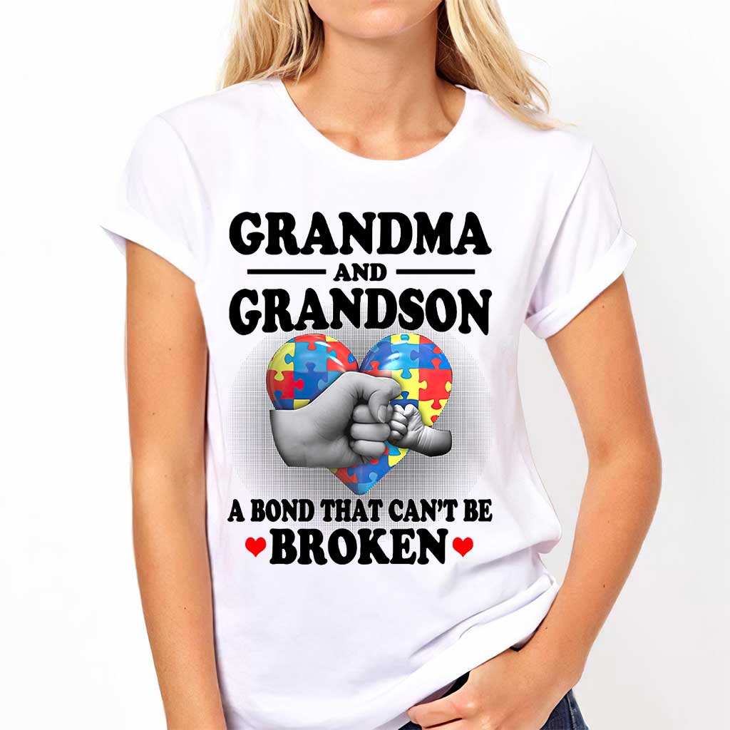 Oma und Enkel – T-Shirt und Hoodie zur Sensibilisierung für Autismus 062021