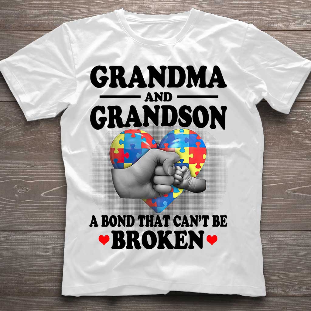 Oma und Enkel – T-Shirt und Hoodie zur Sensibilisierung für Autismus 062021
