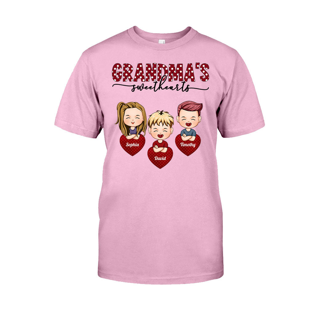 Omas Lieblinge – Personalisiertes Valentinstags-T-Shirt und Hoodie für Oma