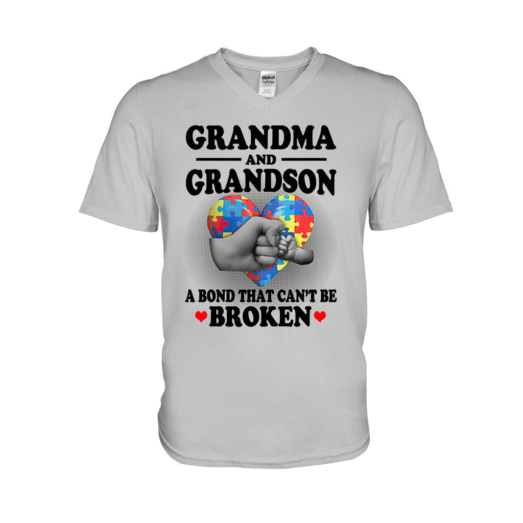 Oma und Enkel – T-Shirt und Hoodie zur Sensibilisierung für Autismus 062021
