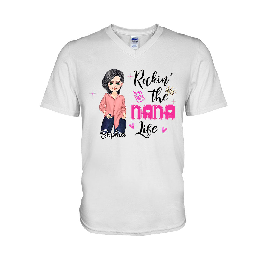 Das Oma-Leben rocken – Geschenk für Oma und Mama – Personalisiertes T-Shirt und Hoodie