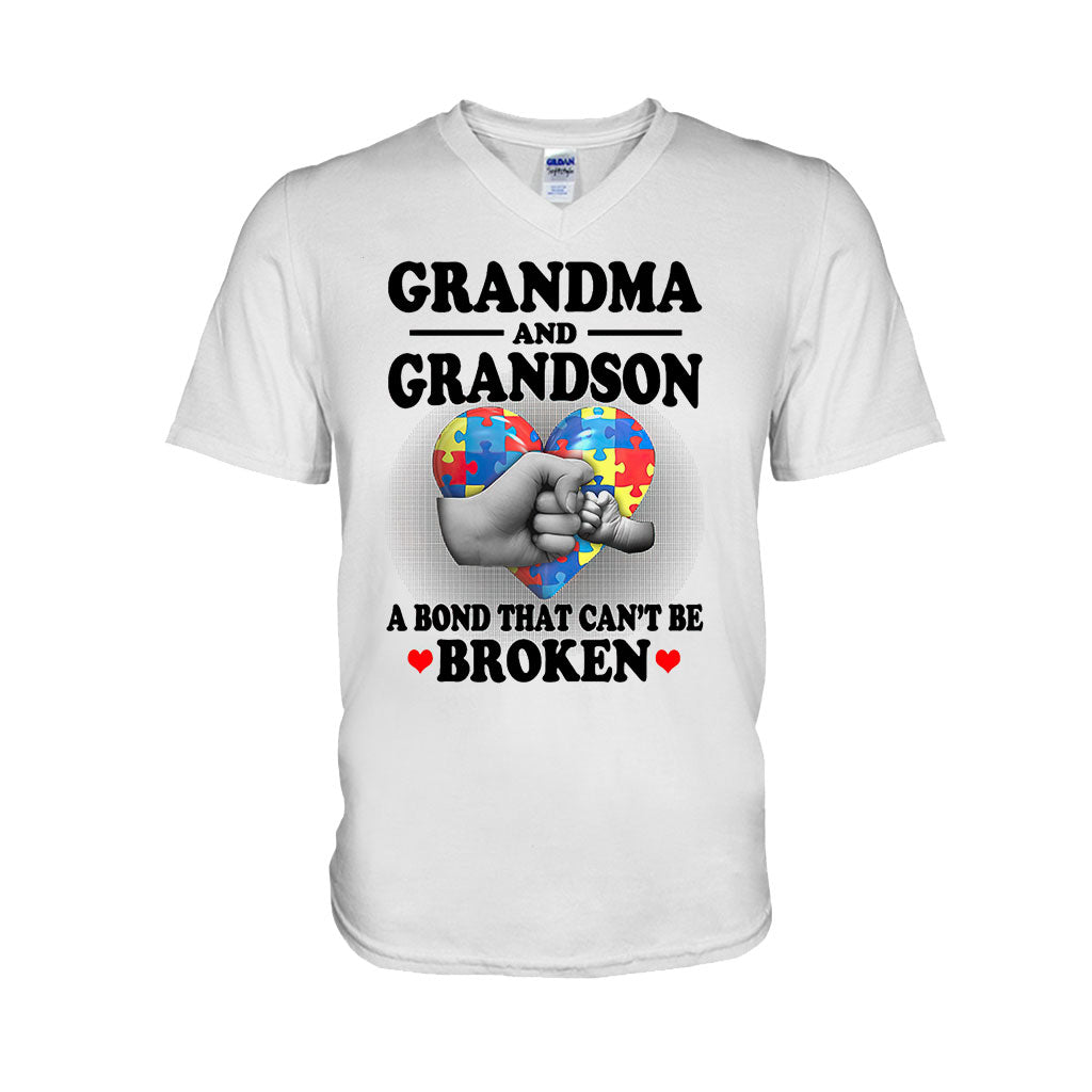 Oma und Enkel – T-Shirt und Hoodie zur Sensibilisierung für Autismus 062021