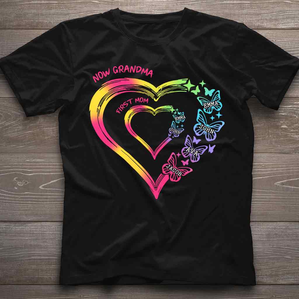 Beliebiger Titel für Mutter und Oma, Doppelherz, bunt - Personalisiertes Oma-T-Shirt und Hoodie