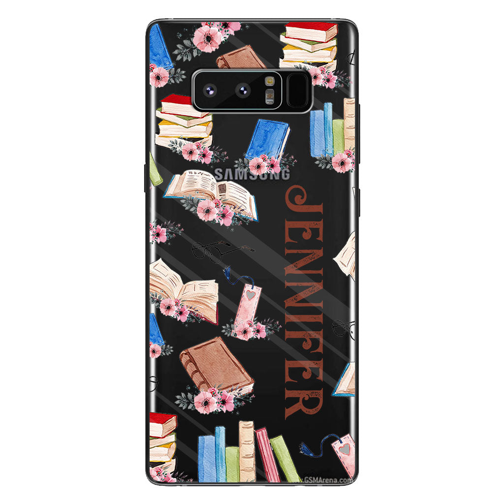 Une fille qui aime les livres - Coque de téléphone transparente personnalisée avec un livre